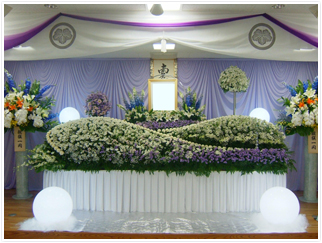 白木祭壇菊スロープ(一般葬儀向き)プラン