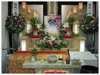 白木4段祭壇(家族葬向き)プラン